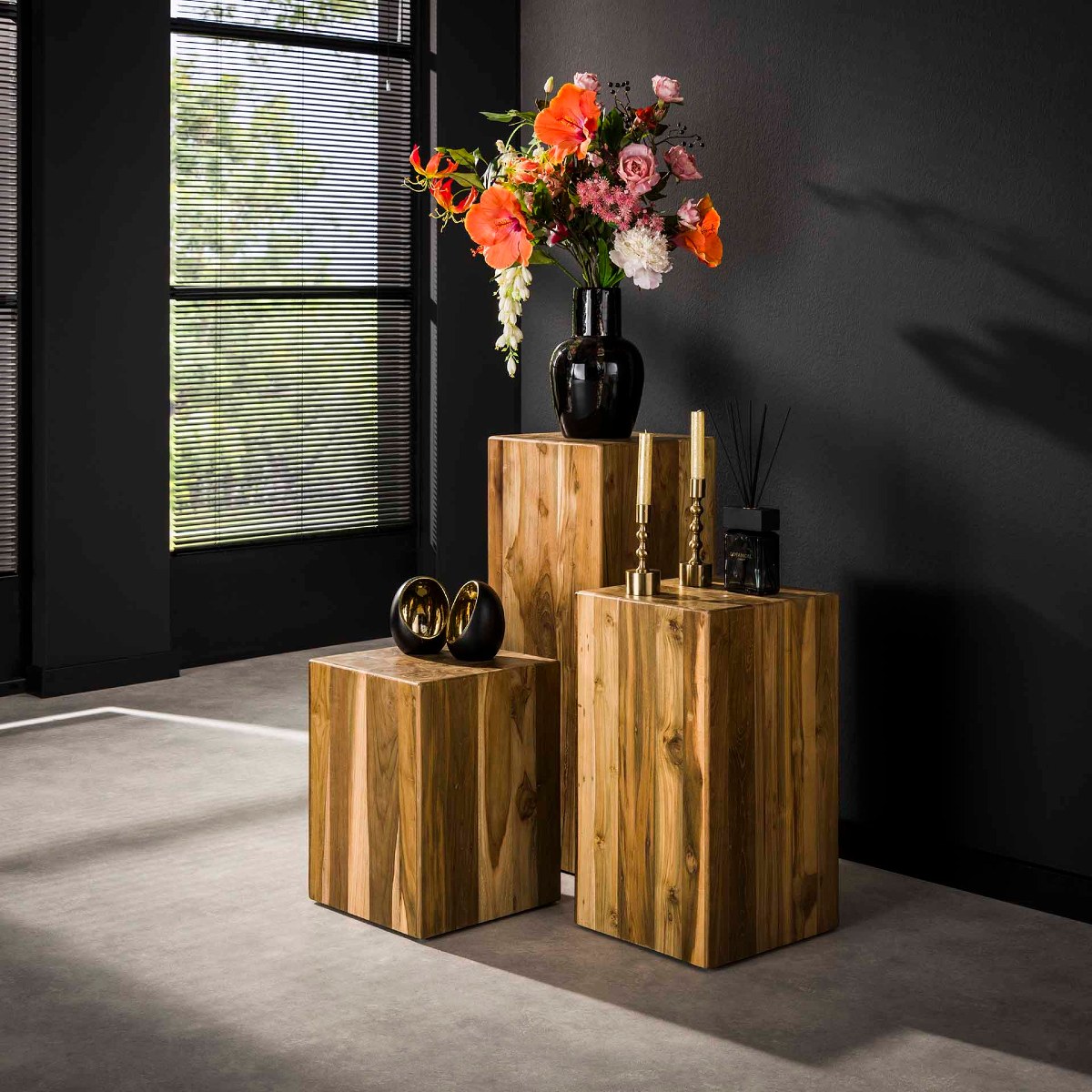 Colonne de fleurs en bois de teck Hauteur 65cm LEO