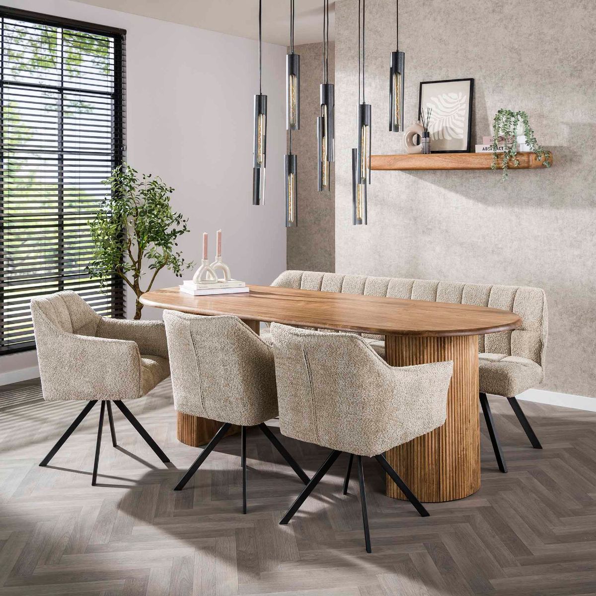 Table à manger ovale en bois de manguier WEVA